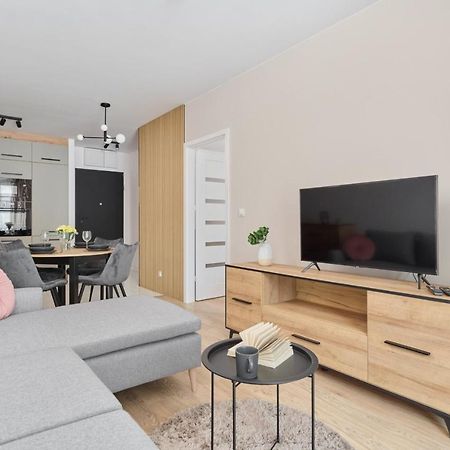 Nowoczesny Apartament Z Balkonem I Parkingiem W Centrum Wroclawia By Noclegi Renters Buitenkant foto