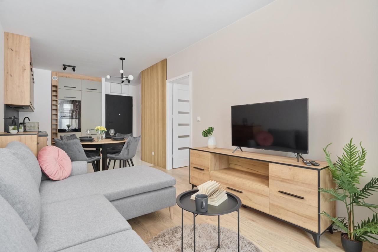 Nowoczesny Apartament Z Balkonem I Parkingiem W Centrum Wroclawia By Noclegi Renters Buitenkant foto